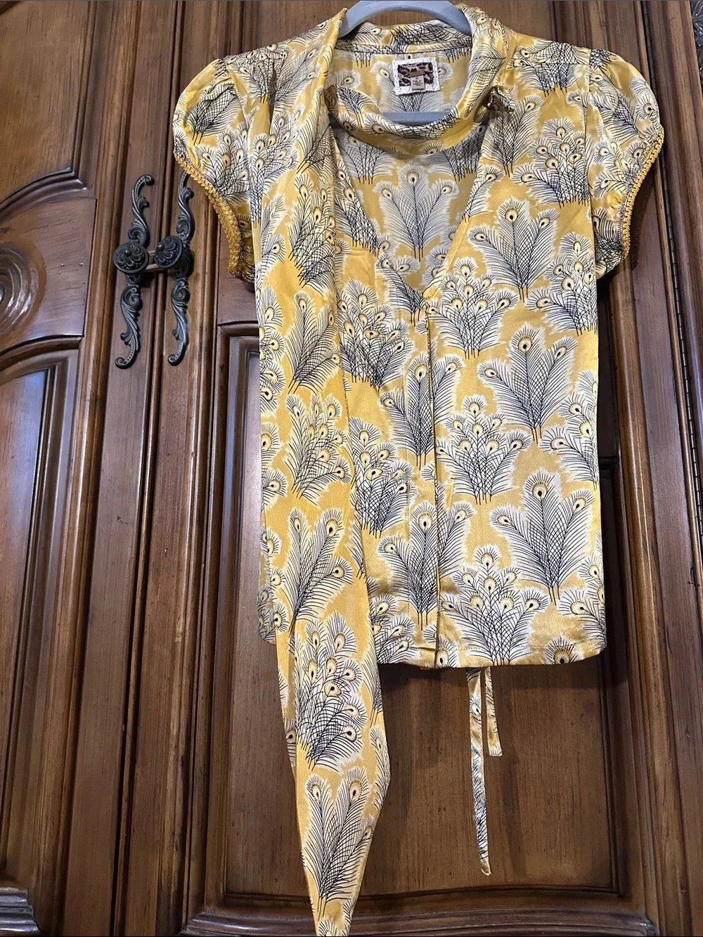 Free People Gold Black Silk Peacock Feather Pattern Attached Neck Scarf Blouse 8
